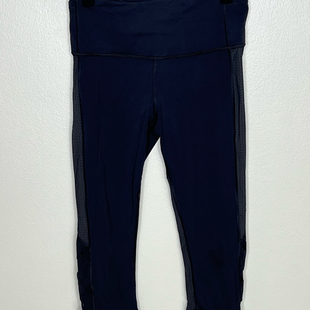 Lululemon Black Workout Capris With Mesh Side Detail Size 4